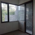 Pintu Swing utama